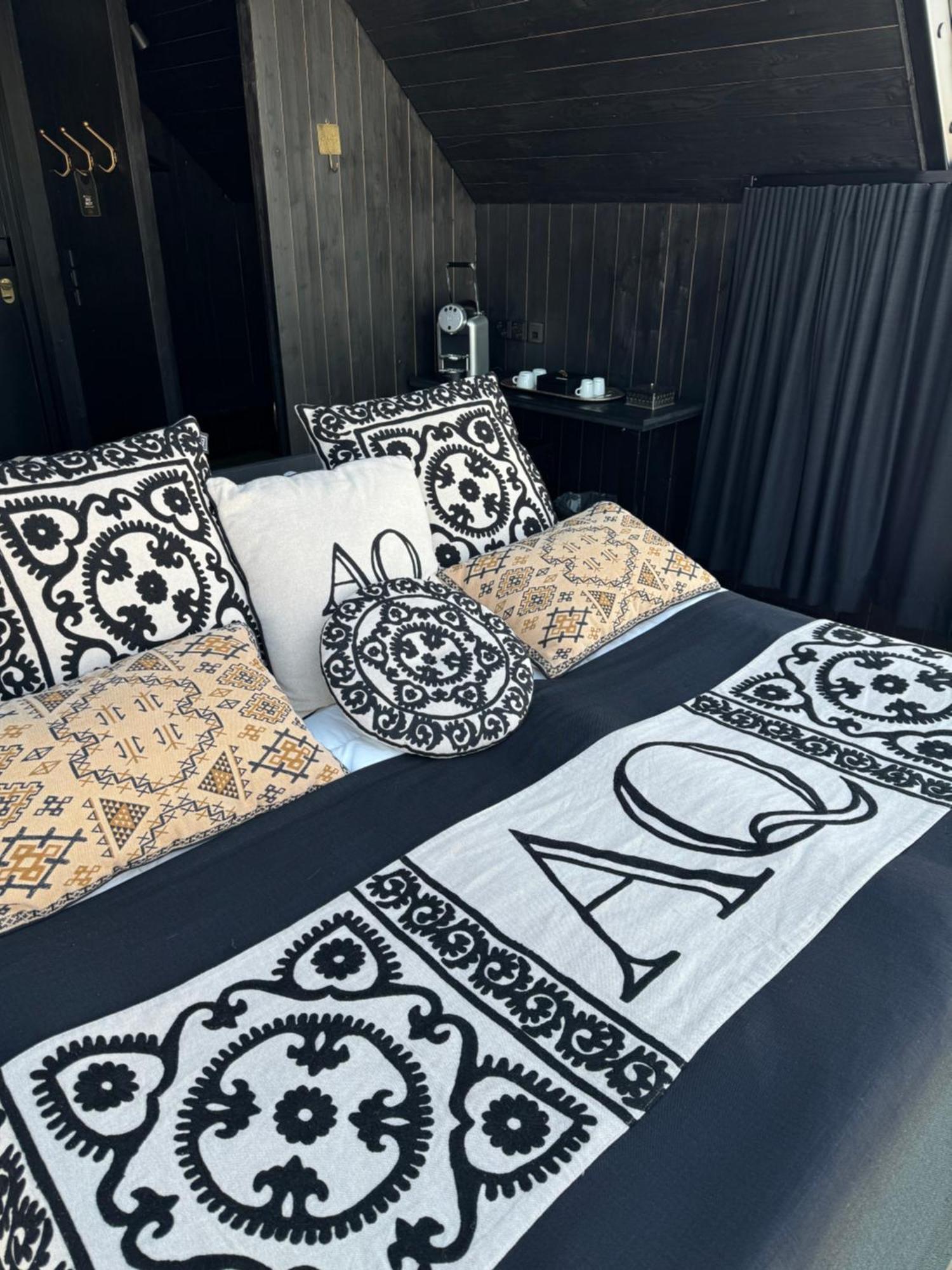 Aurora Queen Igloos Resort 4*