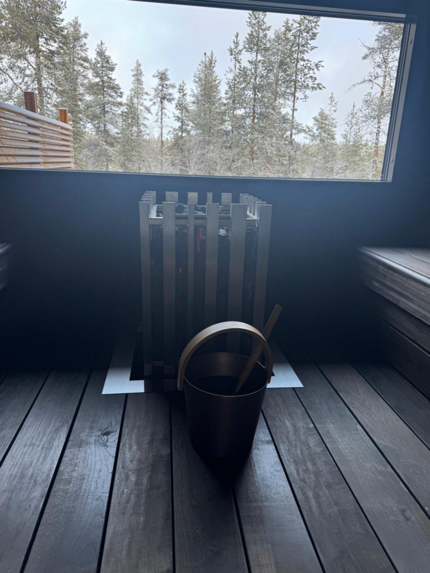 Aurora Queen Igloos Saariselkä